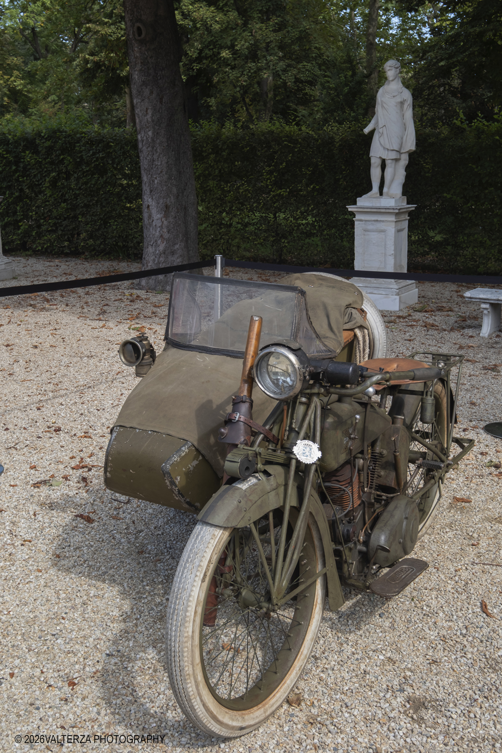 Moto Peugeot del 1903 (con motore monocilindrico da 250 cm³).jpg - 11-13 Settembre 2026. Torino. La  London to Brighton Veteran Car Run Ã¨ l'evento motoristico piÃ¹ antico e longevo del pianeta.  Nell'ambito del tributo dedicato ai 130 anni della London to Brighton,  il presidente del Salone Andrea Levy ha voluto premiare i veri protagonisti della spedizione italiana che sono stat I principali riceventi sono stati: Il Museo Nazionale dell'Automobile (MAUTO), I rappresentanti dell'ASI (Automotoclub Storico Italiano),  direttivi dei Club Storici Co-organizzatori. Nella foto Moto Peugeot del 1903 (con motore monocilindrico da 250 cmÂ³).